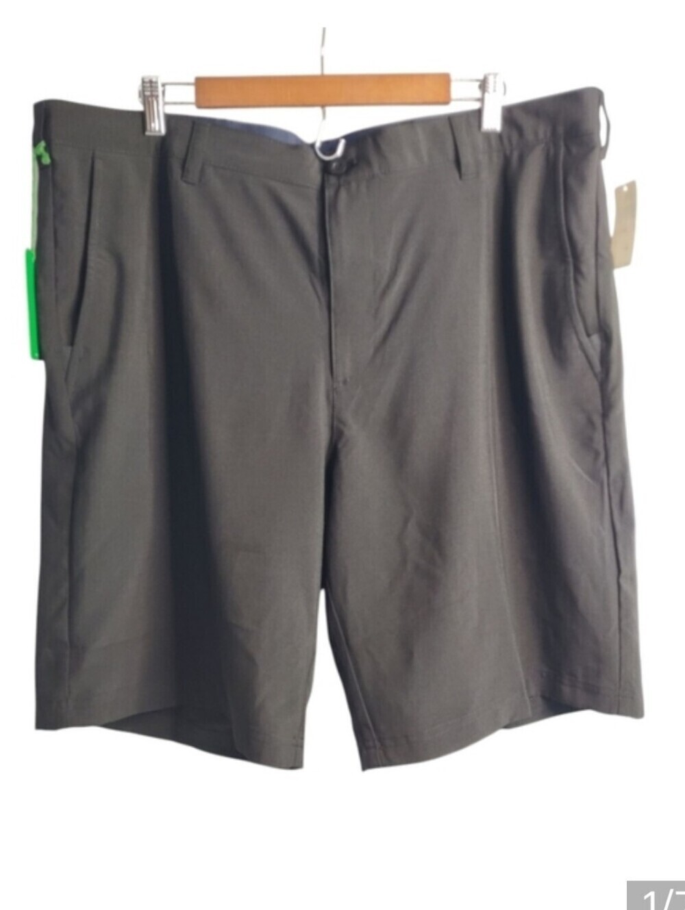 IZOD Men Black Gold Shorts Swing Flex Waistband Stretch Straight Fit Size 40 NWT